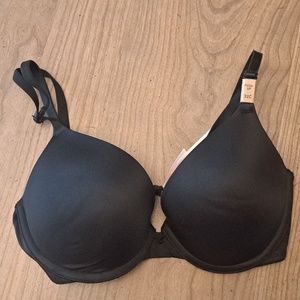Black Victoria secret push up bra